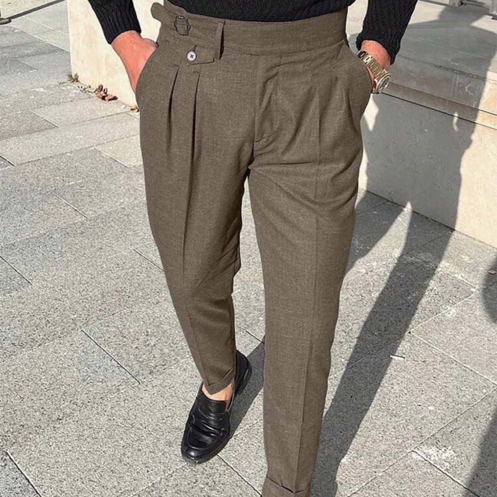 Manfinity Mode Men's Solid Color Pleated Straight Leg Loose Fit Dress Pants